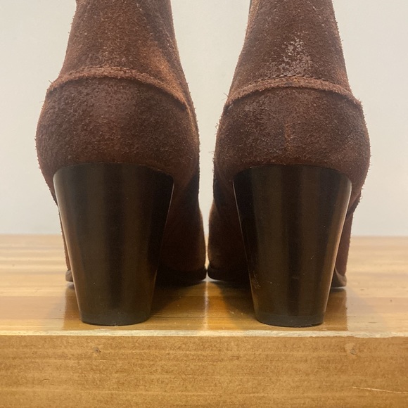 Frye Renee Suede Ankle Booties in Chestnut Brown Size 6 - Picture 9 of 13